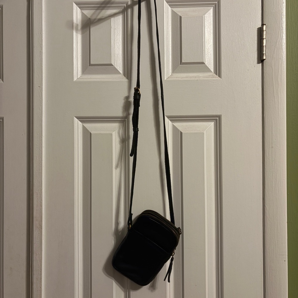 Minimal Black Crossbody Phone Bag with Adjustable Strap